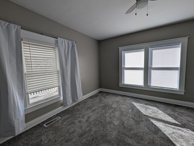 Building Photo - 4 Bedroom House in Boonville