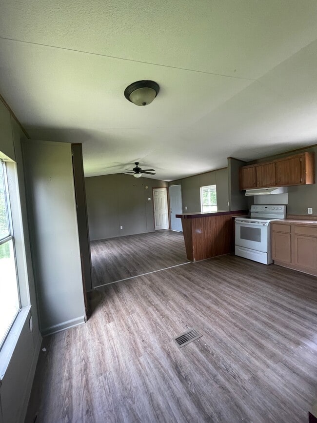 Building Photo - 1484 Joe Miller Rd