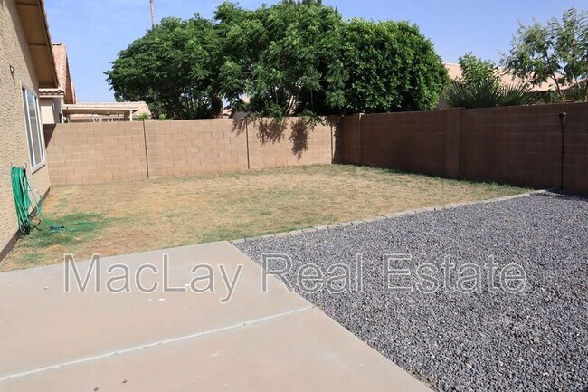 Building Photo - 943 E Carla Vista Pl