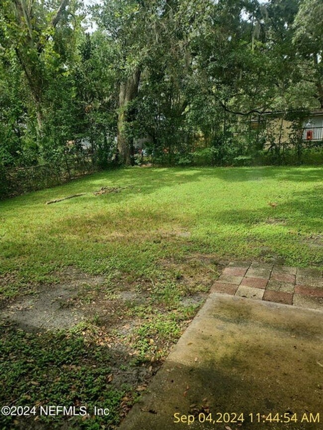 Building Photo - Cute home in the heart of Orange Park