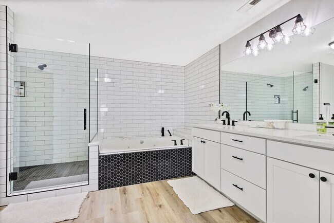 Building Photo - 4611 S Merrivale Pl