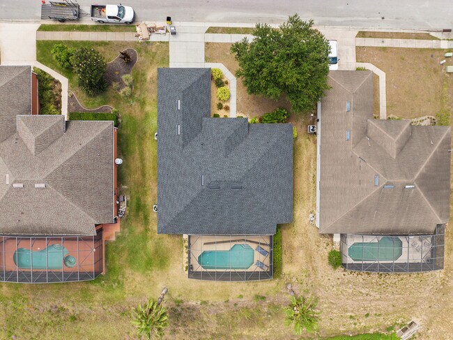 Building Photo - 825 Wildflower Rd