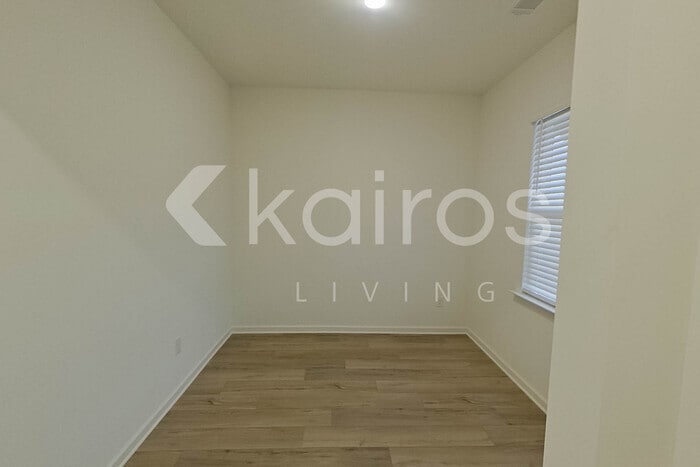 Building Photo - 218 Birch Ave