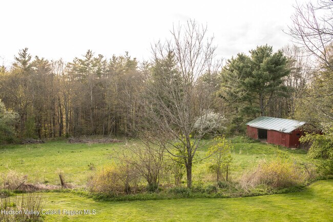 Building Photo - 61 Schoolhouse Rd