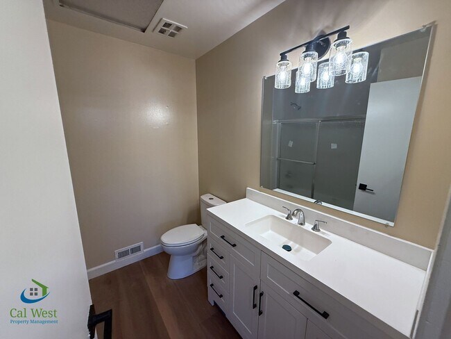 Building Photo - 01167 - P - 5863/5865 Hillview Ave. - OWNE...