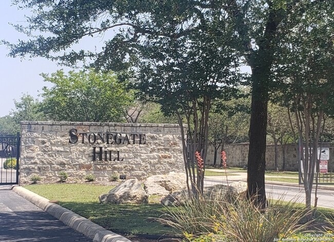 Primary Photo - 4111 Antlers Lodge Rd