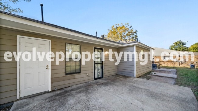 Building Photo - 3712 Firethorne Dr