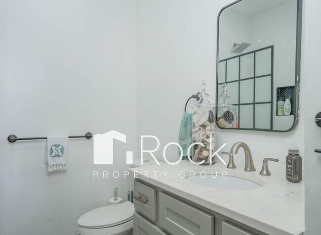 Building Photo - Contemporary 2 Bedroom plus Office/Bonus Room with Loft near Uptown and Plaza Districts   ~One Mo...