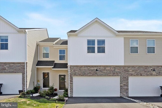 Building Photo - 68 Painters Wy