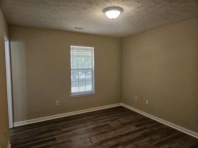 Building Photo - 1140 Micha Way
