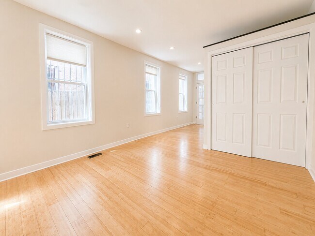 Building Photo - 727 S 22nd St