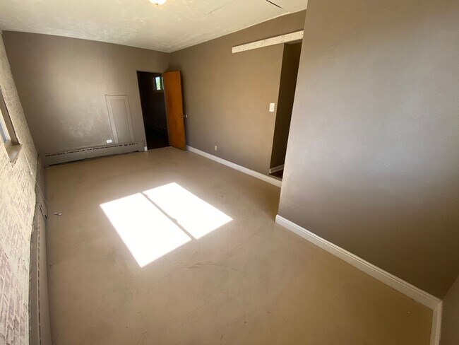 Building Photo - Prime Location, Great Lifestyle!