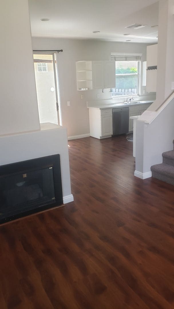Building Photo - Welcome to this stunning 3-bedroom, 2.5-ba...