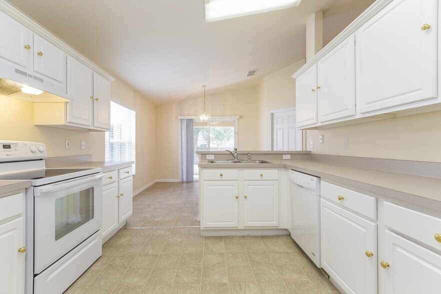 Building Photo - 642 Whisper Sound St