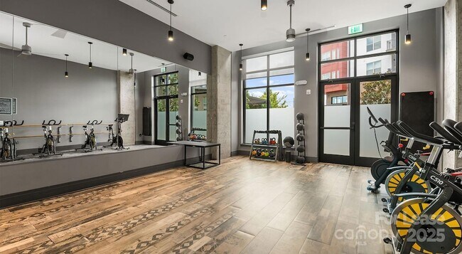 Building Photo - 145 New Bern St