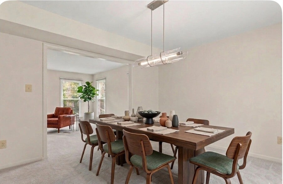 Building Photo - 5 Sarasota Dr