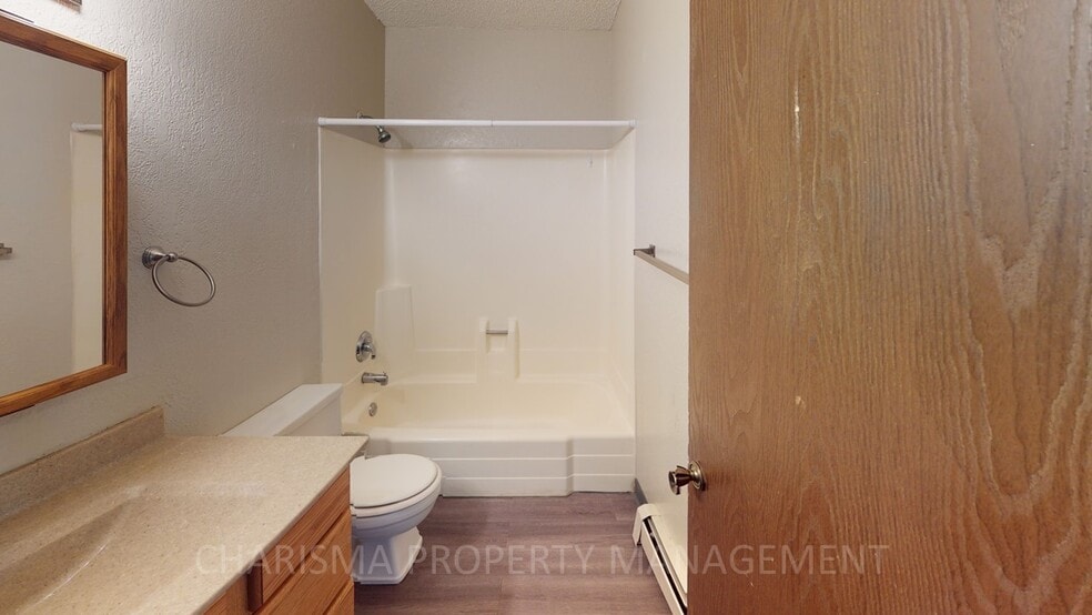 Building Photo - 412 S Thompson Ave