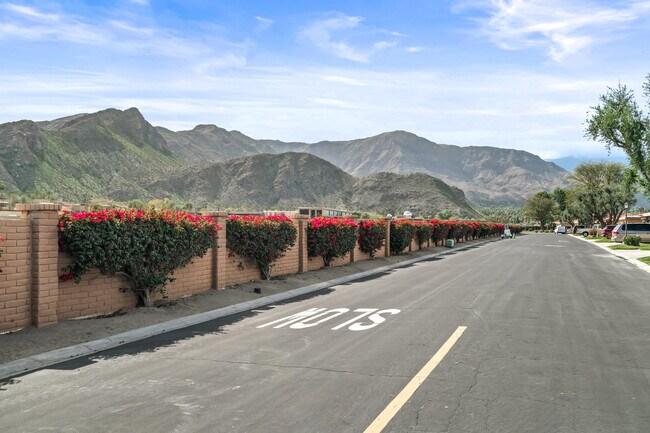 Building Photo - 140 La Cerra Dr