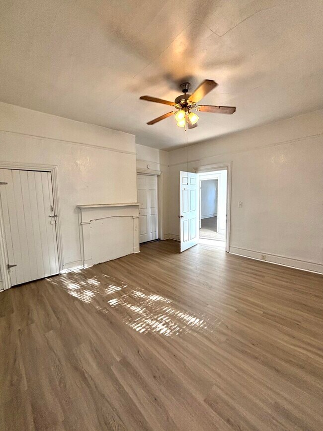 Building Photo - 642 Crawford Ave