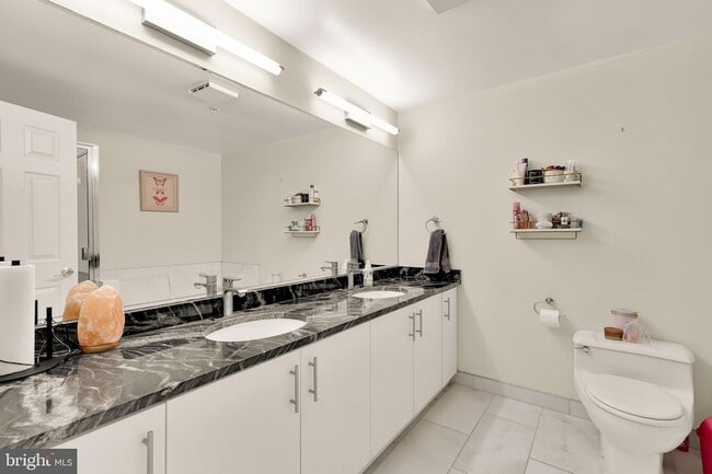 Building Photo - 2301 N Street NW Unit 606