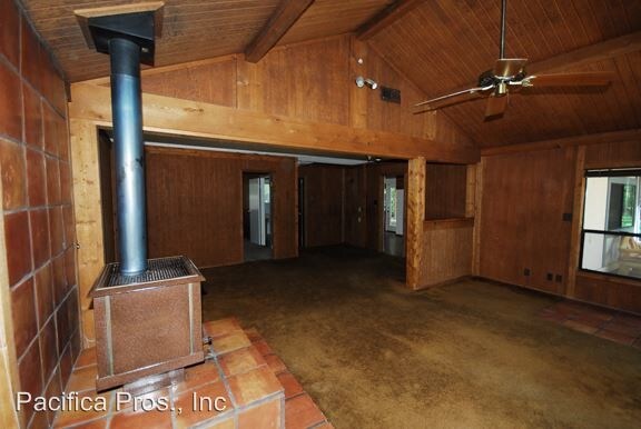 Building Photo - 7521 Kalamazoo Dr