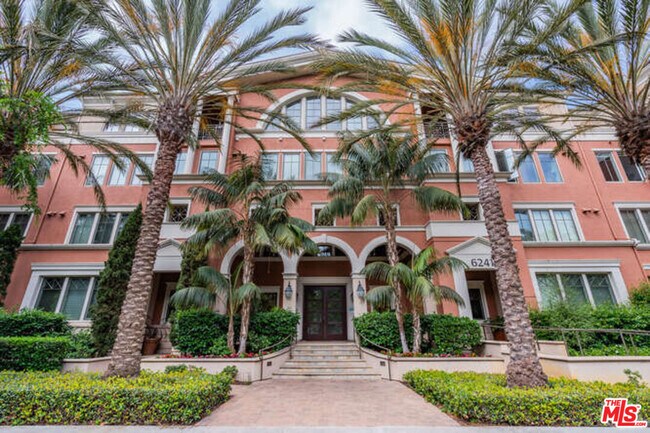 Building Photo - 6241 Crescent Park W