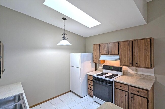 Building Photo - 332 Spencer Pl