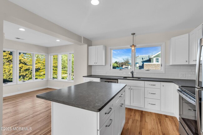 Building Photo - 525 Washington Blvd