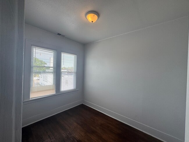 Building Photo - 3724 Wager Ave