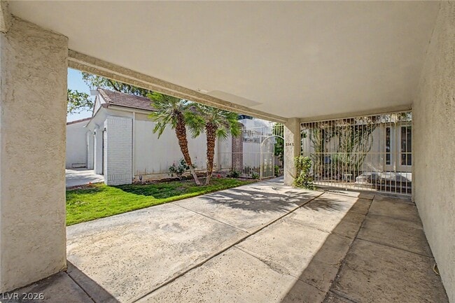 Building Photo - 3145 Bel Air Dr