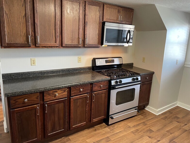 Building Photo - 2635-2 Randolph St NE