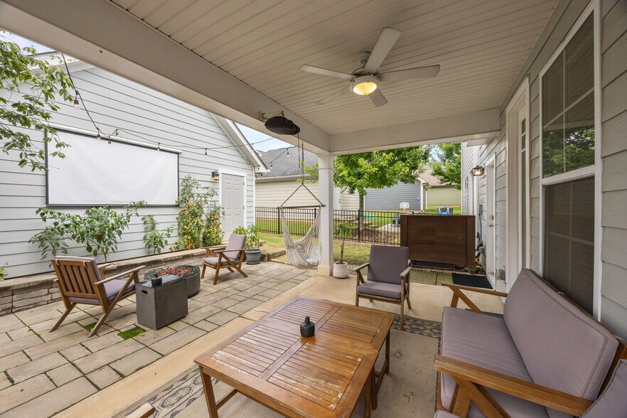 Backyard patio - 4020 Willow Green Pl