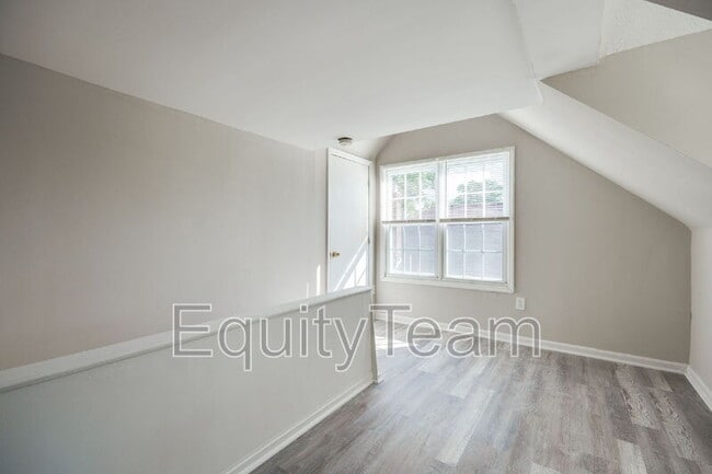 Building Photo - 3918 Odin Ave