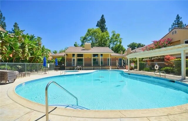 Building Photo - 10655 Lemon Ave