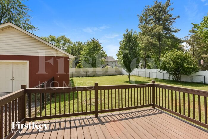Building Photo - 1026 Grove Cir