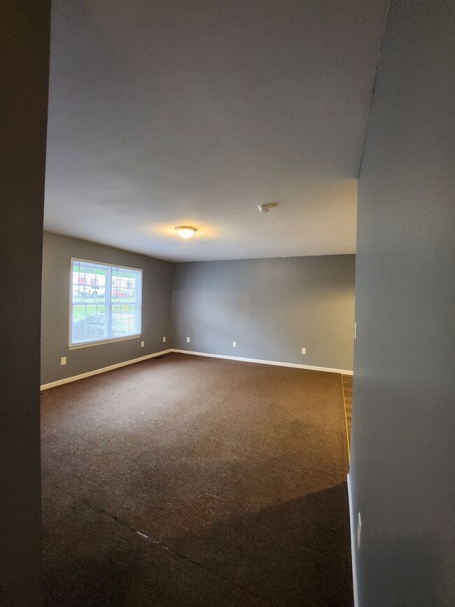 Building Photo - Cute duplex in Belmont-