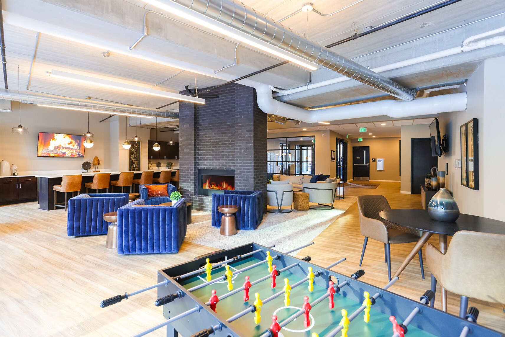 Building Photo - 8041 W Bluemound Rd