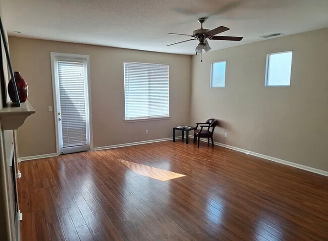 Building Photo - 7641 Rosehall Dr