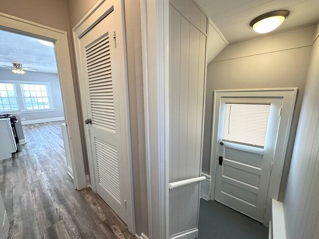 Building Photo - 2 Bed & 1 Full Bath Ranch w/ Basement for ...