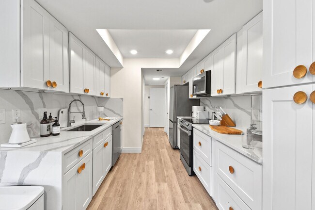 Building Photo - 3322 Casseekey Island Rd