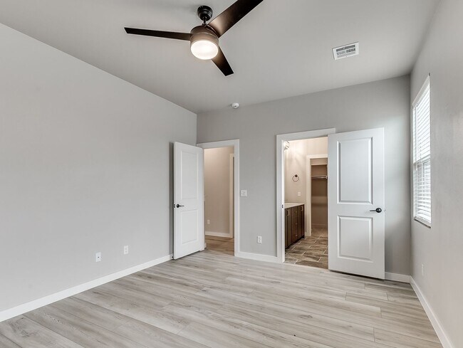 Building Photo - Beautiful home inOklahoma City