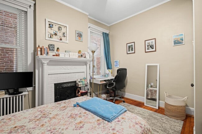 Building Photo - 1719 Hanover Ave