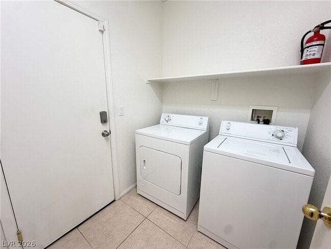 Building Photo - 7998 Half Moon Point Dr