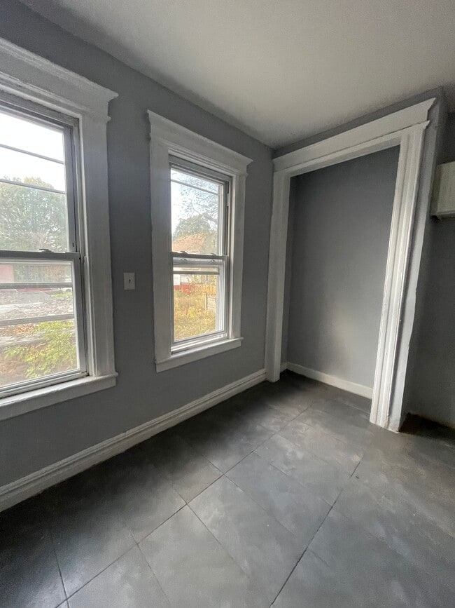 Unit 2 - 827 S 14th St