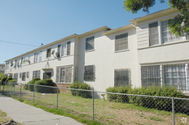 Building Photo - Bonnie Brae Village
