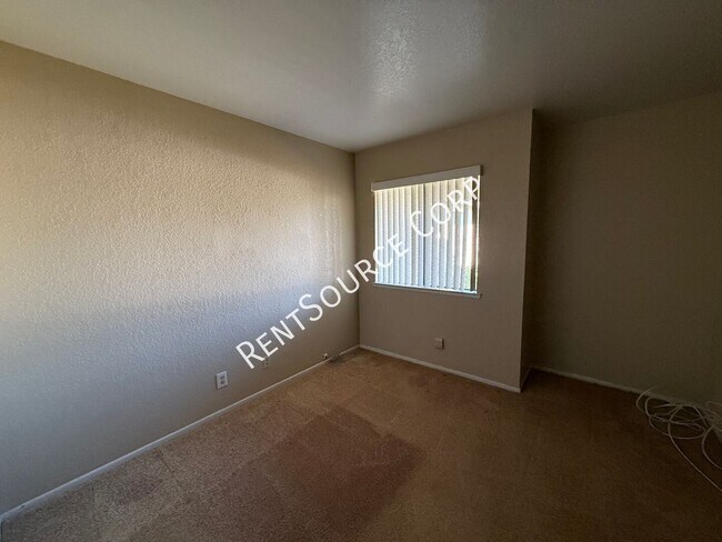 Building Photo - 44861 Laszlo St
