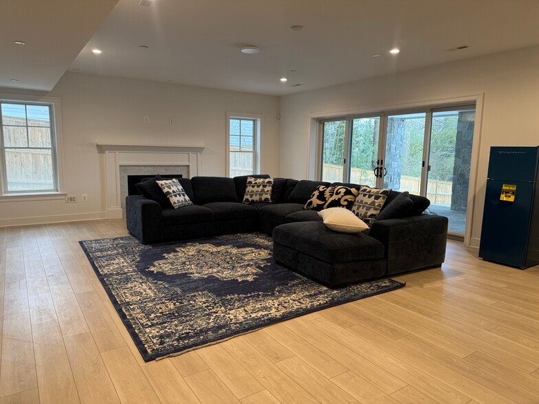 Building Photo - 8504 Meadowlark Ln