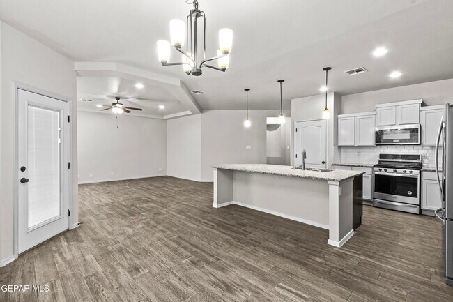Building Photo - 12352 Stansbury Dr