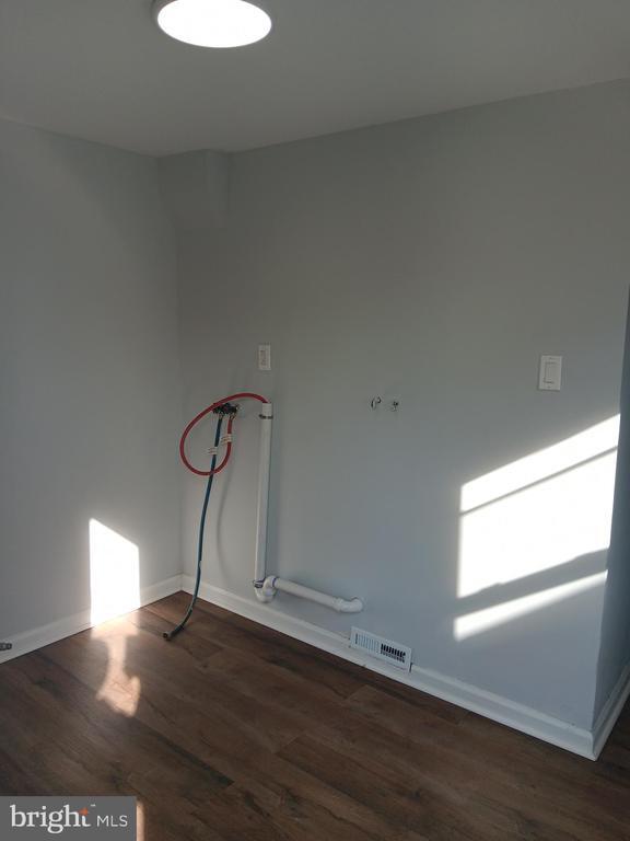 Building Photo - 1012 Potter St