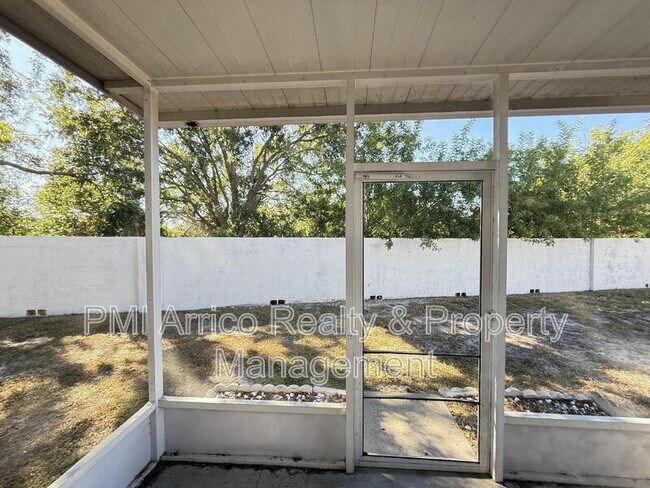Building Photo - 12653 Longcrest Dr